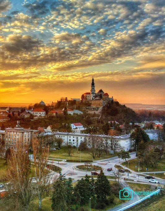 Komfortny Apartman A407 V Centre Nr, Bez Kuchyne, Parkovisko Zdarma Nitra Exteriér fotografie